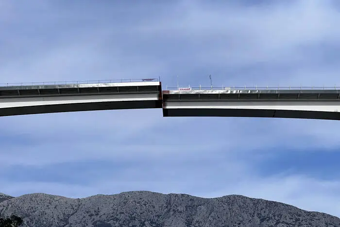 Ende 2023 soll die Brücke und die Umfahrung für den Verkehr freigegeben werden.