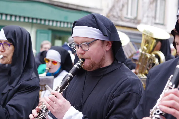 Klicken Sie sich bitte durch die weiteren Bilder vom Faschingsumzug in Mürzzuschlag, der traditionell einer der größten im ganzen Bezirk ist.