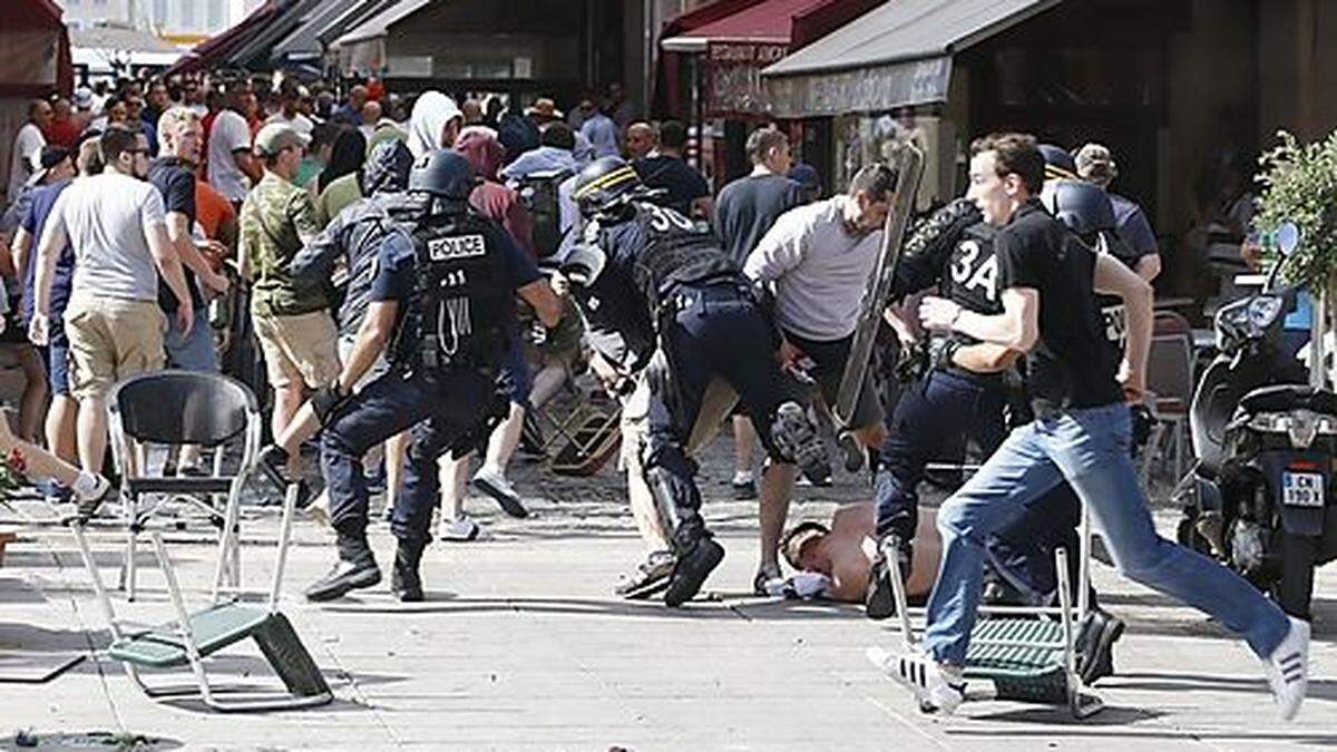 In Marseille kam es zu schweren Ausschreitungen zwischen Fans und Polizei