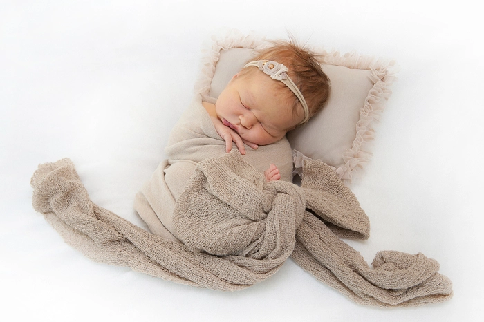 Beim Fototermin
hat Madlen (3990 g,
52 cm) tief und fest
geschlafen. Das
Mädchen machte am
10. November um
12.19 Uhr ihren ersten Schrei. Gekuschelt wird mit den
Eltern Anna Leitgeb
und Roland Brandstätter in Straßburg.
