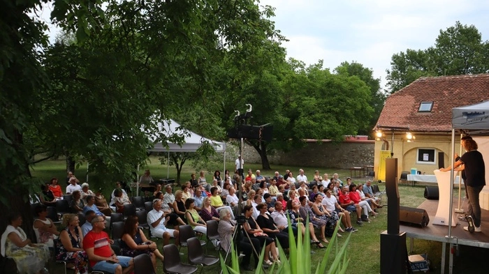 Die Comedy Hirten unterhielten das begeisterte Publikum im Kapuzinergarten mit unzähligen Parodien.
