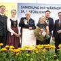 Bürgermeister Raimund Steiner überreicht mit Altbürgermeister Andreas Köll und Landeshauptmann Günther Platter die Ehrenbürgerschaft an KR Anton Pletzer mit Ehefrau Heidi