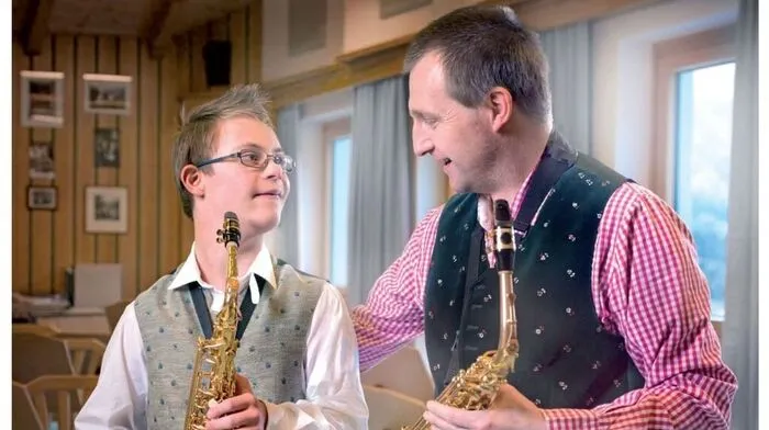 Armin und sein Musiklehrer Richard Unterreiner