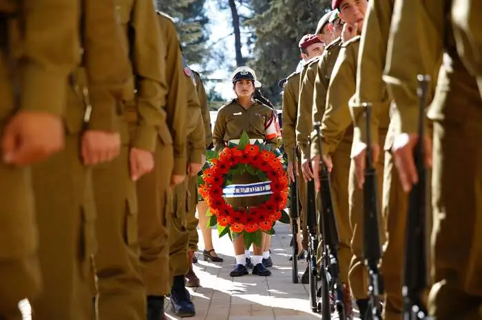 Peres gehörte zur Generation der Gründerväter Israels und war von 2007 bis 2014 Präsident seines Landes.