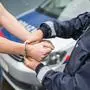 Handschellen, verhaften, Verhaftung, Gefangen, Raub, Diebstahl, Gefahr, Sujet, Feature, Polizei,  am 13.10.2015