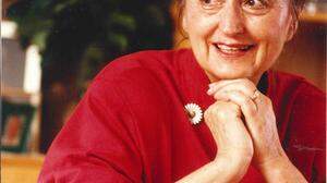 1997: Inge Eberhard hat gerade ihre Biografie veröffentlicht 
