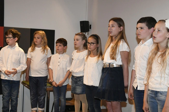 Gelungene Premiere für das "Lindwurmlied" der Kinder der Volksschule Döbriach.
