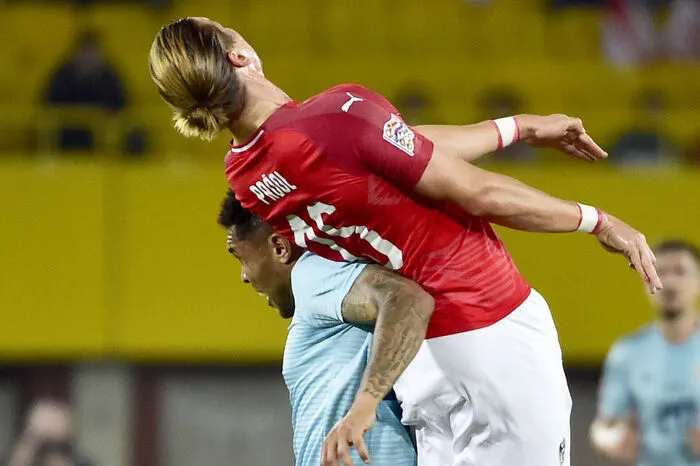Der zurzeit bei Watford auf Eis gelegte Innenverteidigerkonnte weder im Zentrum für Stabilität sorgen, noch denSpielaufbau ankurbeln. Ein kapitaler Schnitzer blieb ohne Folgen.