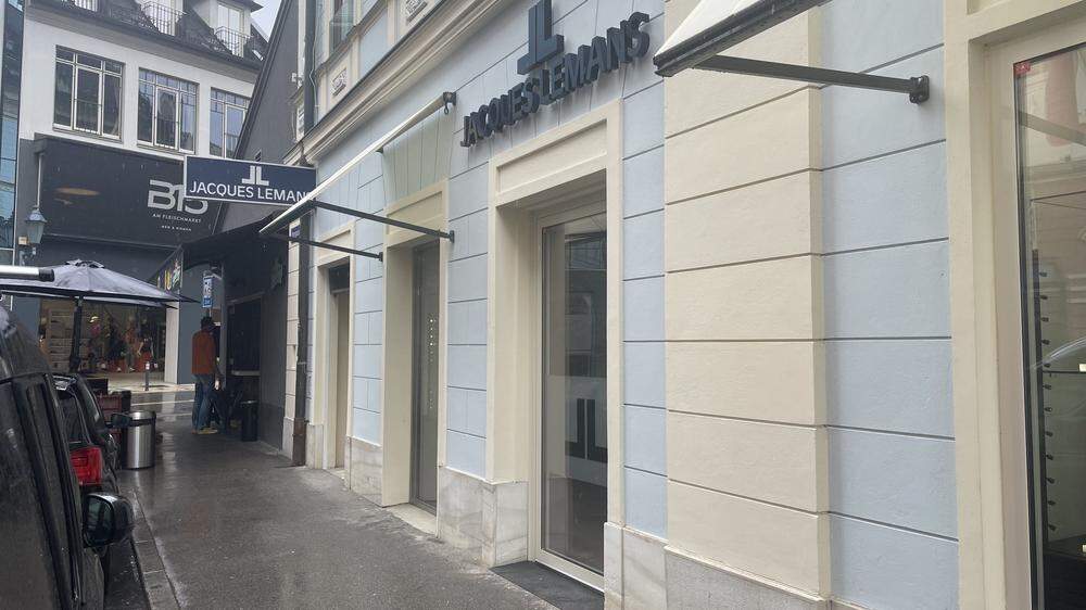 Ab sofort hat der neue Jacques-Lemans-Store für Kunden geöffnet