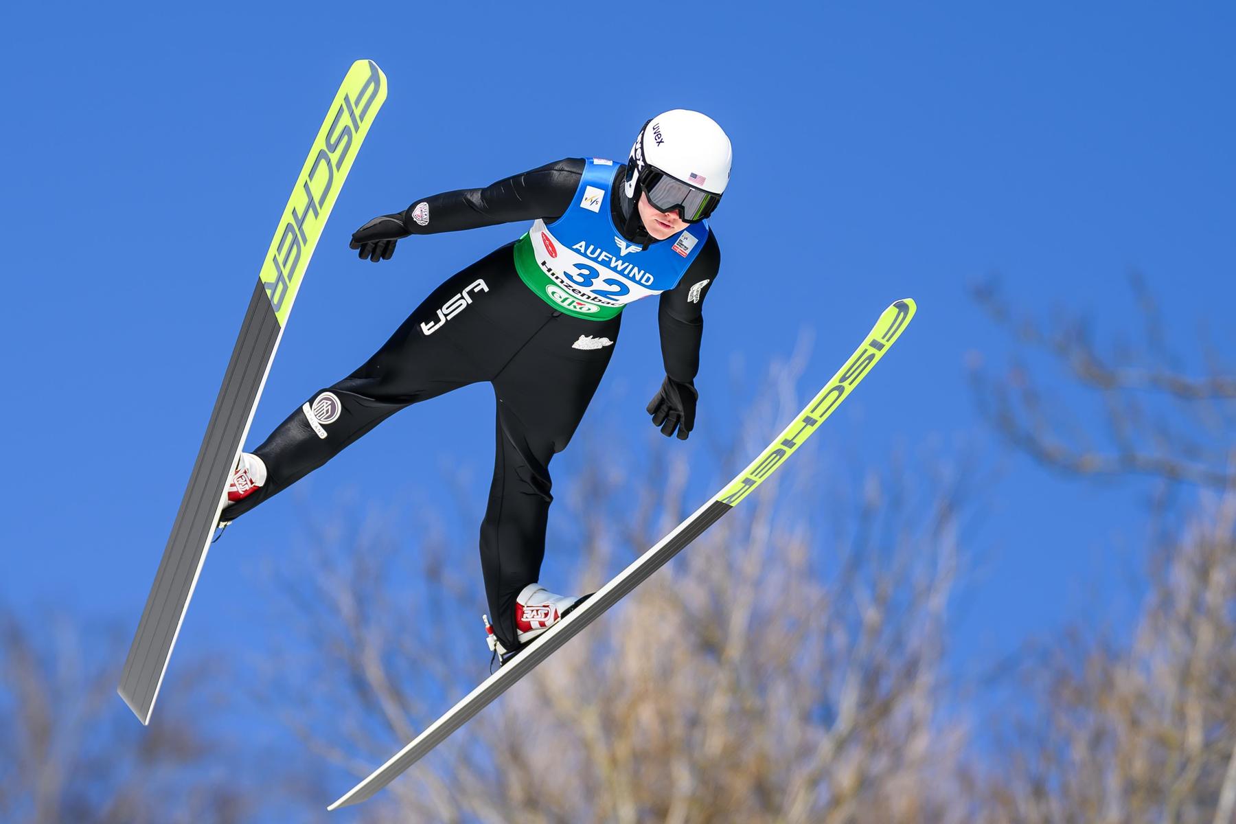„Mussten uns quasi nackt ausziehen“: Skispringerin Paige Jones kritisiert Kontrollen der FIS