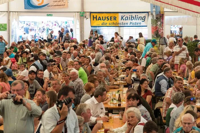 Rund 4.000 Gäste besuchten auch dieses Jahr das 9. Steirische Almlammfest am Fuße des Hauser Kaibling