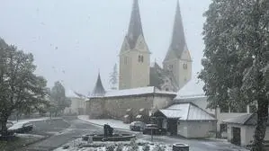 Schneefall im Sonnendorf Diex