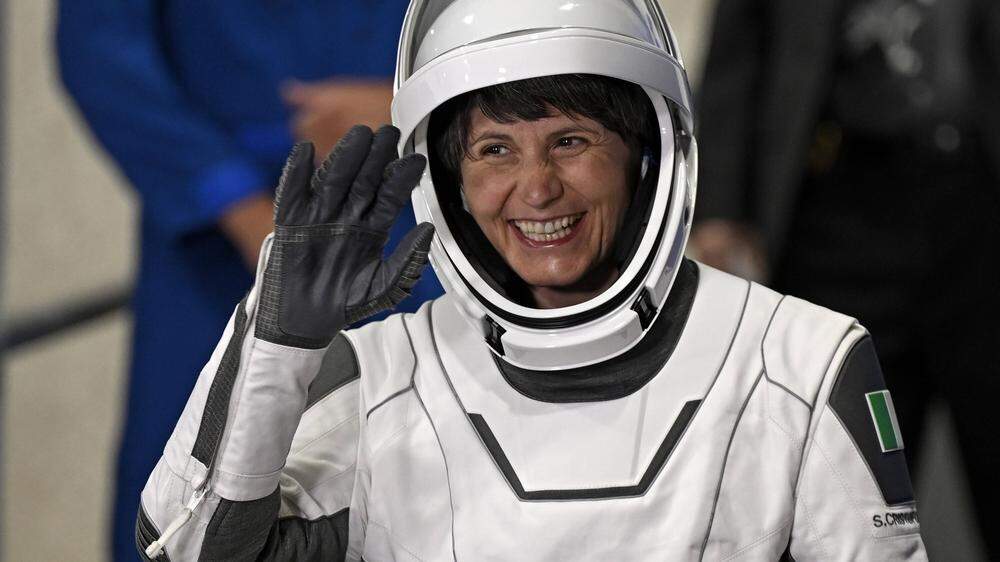Die Italienerin ist die einzig aktive Astronautin der Europäischen Weltraumorganisation und hält den Rekord für den längsten ununterbrochenen Raumflug einer europäischen Frau. 
