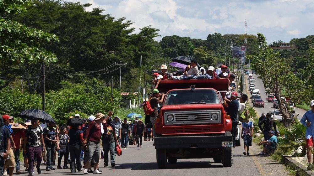 Tausende Migranten aus Honduras lassen sich von den Drohungen des US-Präsidenten nicht aufhalten