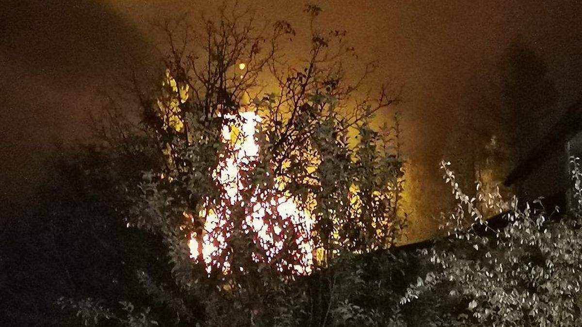 So sieht die Kirche in Hohenegg, Leutschach an der Weinstraße, im Nebel aus