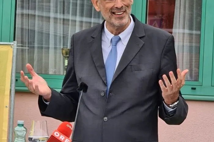 Der Neubau eines Schulgebäudes sei auch ein Ausdruck für die Wertschätzung der Schulpartner, sagte Faßmann.