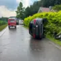 Bei Lamm überschlug sich ein Pkw und landete auf der Fahrerseite, die beiden Insassen wurden leicht verletzt