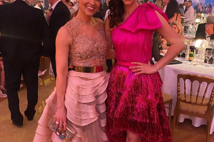 Auch Kristina Inhof und Karoline Rath-Zobernig setzten auf das Design von Eva Poleschinski.