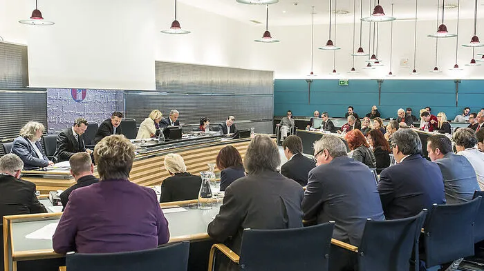 Archivaufnahme einer Gemeinderatssitzung im November 2017
