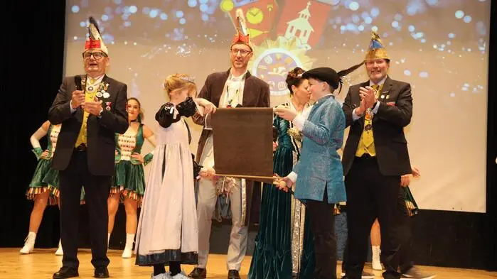 Wie in den 35 Jahren zuvor wurden auch heuer bei den insgesamt 39 Bühnenperformances der Kirchberger Faschingssitzung die kleinen Schwächen der Ortsbewohner und die politischen Geschehnisse in bewährt lustigem Format dargestellt.