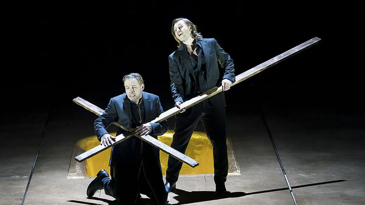 Ringen ums Seelenheil: Kay Stiefermann als Roger und Andrzej Lampert als Hirte.