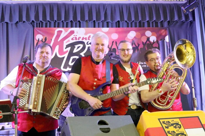 Und die Musik kam von den „Kärntner Buam“ ...  