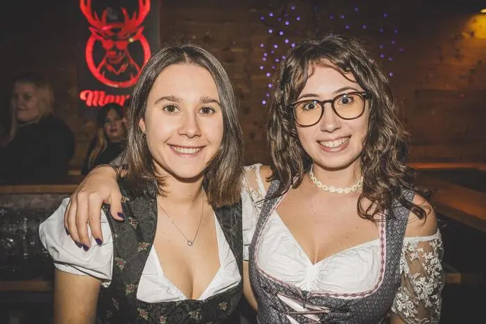 Klicken Sie sich durch die Partyfotos!