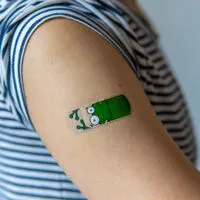 Kinder- oder Hausärztinnen können den Impfpass nach Löchern durchforsten und einen neuen Plan mit den Patientinnen und Patienten ausarbeiten