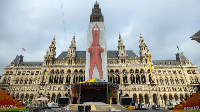 Der letzte Life Ball am Samstag steht unter dem Motto "United in Diversity". Der Rathausplatz wird für Schaulustige bereits um 15 Uhr geöffnet.