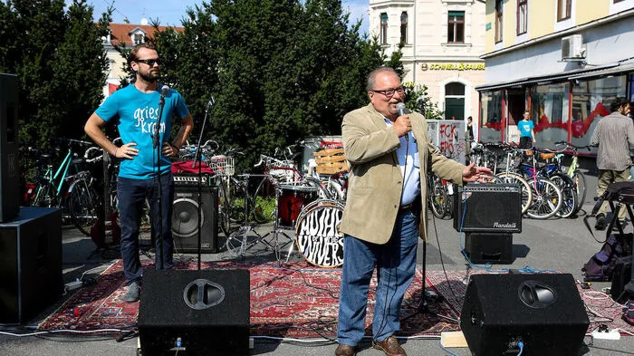Während der Lendwirbel sich in den letzten Jahren zu einem Fixpunkt in Graz entwickelt hat, wurde gestern im benachbarten Gries zum ersten Mal zum großen Grätzlfest geladen.