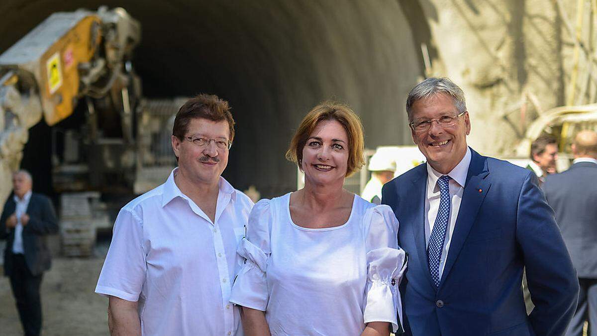 Von links: Bürgermeister Thomas Krainz, Tunnelpatin Anneliese Klösch und Landeshauptmann Peter Kaiser