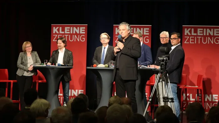 Kleine-Chefredakteur Hubert Patterer begrüßte das Publikum...