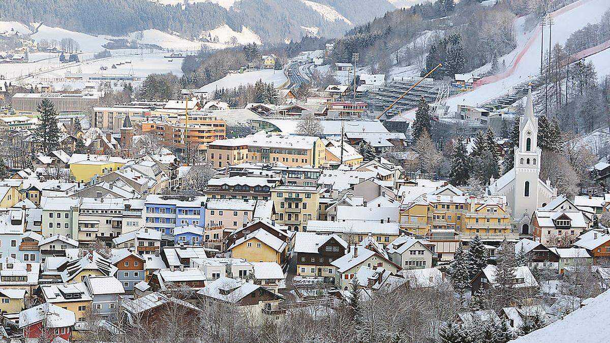 Bei der evangelischen Kirche in Schladming gibt es heute eine Mahnwache.