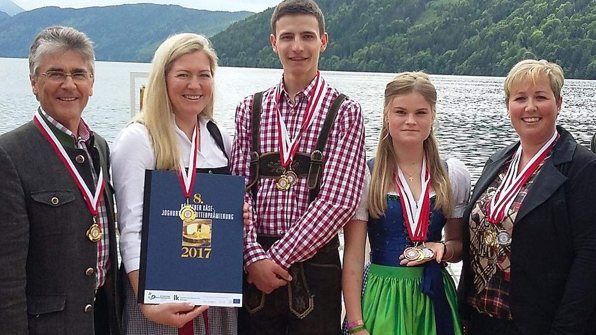 Alfred Hanser, Barbara Suntinger, Christoph Poppeller, Claudia Berger und Petra Moser wurden mit Medaillen belohnt