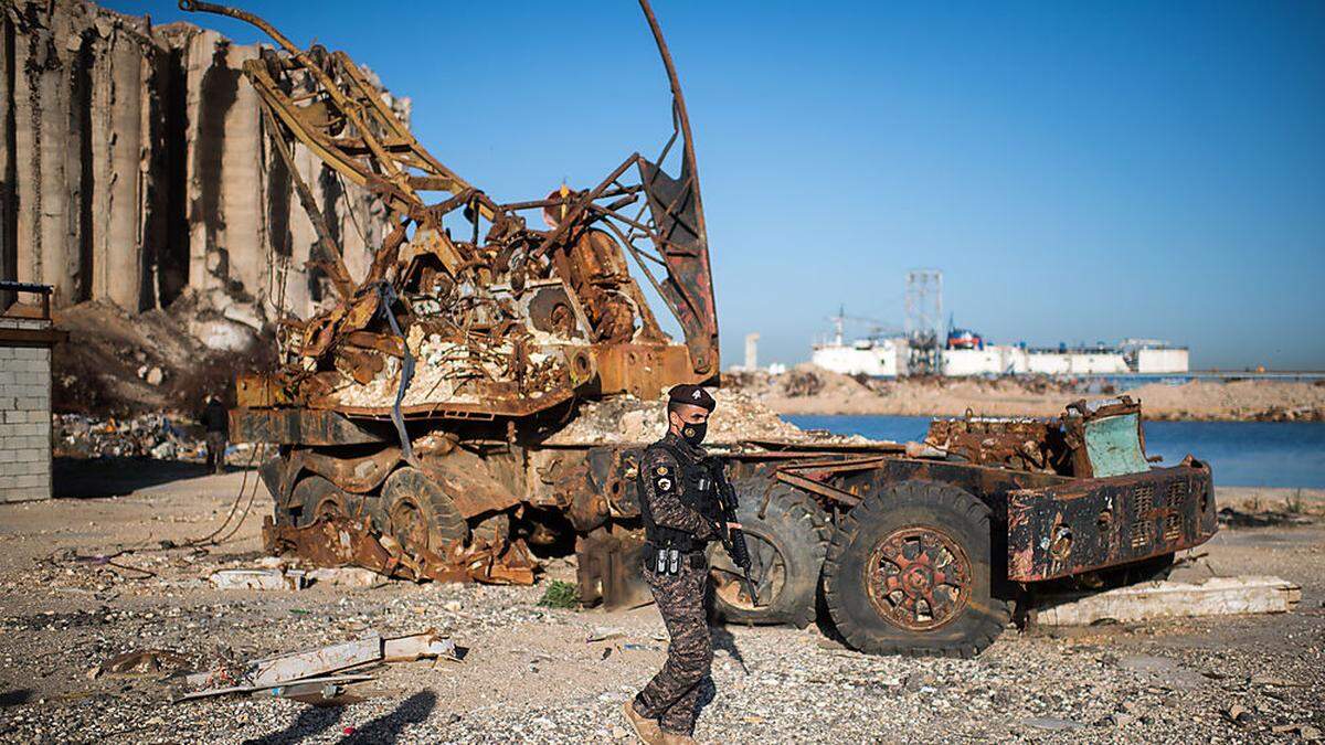 Der Hafen in Beirut ist immer noch von der Explosion gezeichnet 