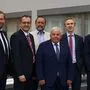 Jürgen Flicker und Johannes Kielnhofer (Vorstandsdirektoren), Peter Bubik (Staatskommissär), Robert Buchberger (Aufsichtsratsvorsitzender), Stephan Lugitsch (Sparkassen Prüfungsverband) und Kurt Temm (Aufsichtsratsvorsitzender-Stellvertreter)