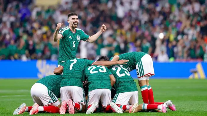 Mexiko feiert den ersten Sieg in einem K.o.-Spiel bei einer WM: 2:0 über Ecuador