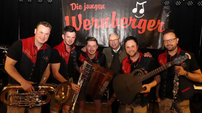 Musikalisch sorgten „Die jungen Wernberger“ mit: Johannes Auernig, Johann „Hansi“ Leitner, Manuel Wieltschnig, Dir. Sebastian Auernig, Patrick Rader und Prof. Igor Vehnjek für Stimmung bis in die frühen Morgenstunden!