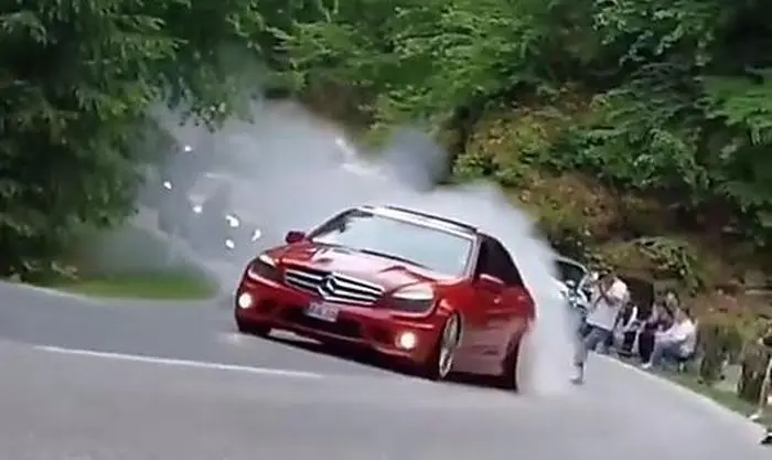 Gummi-Gummi auf der Pyramidenkogel-Straße