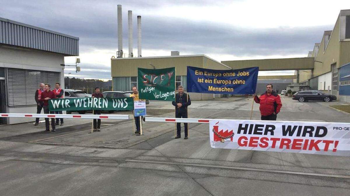 Beschauliche Kundgebung beim Secop-Werk