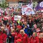 2000 Besucher demonstrierten am Samstagnachmittag in Bruck gegen die Teuerungswelle 
