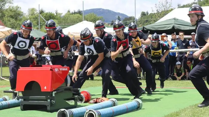In Floing bei Weiz fand am vergangenen Wochenende der Leistungswettbewerb der Feuerwehren statt. Zahlreiche Feuerwehrmitglieder aus dem Bezirk Weiz und darüber hinaus waren mit dabei. 