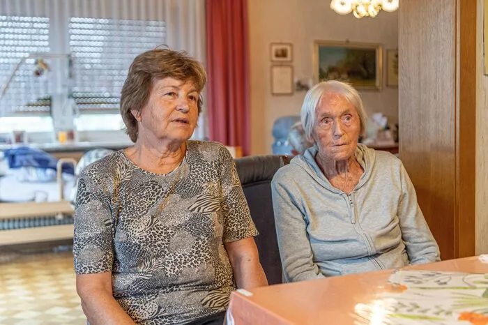 Elfriede mit der Mutti
