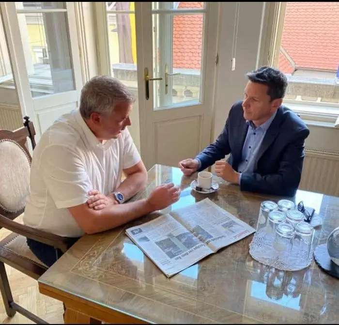 Hannes Primus mit Landesrat Daniel Fellner 