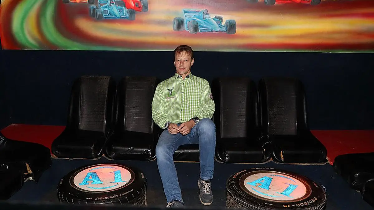 Die Disco "Cockpit" von Joachim Winkler wurde nach besonderem Vorbild gestaltet