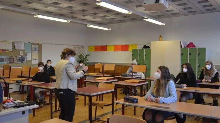 Direktorin Hermine Sackl erklärt die Verwendung.