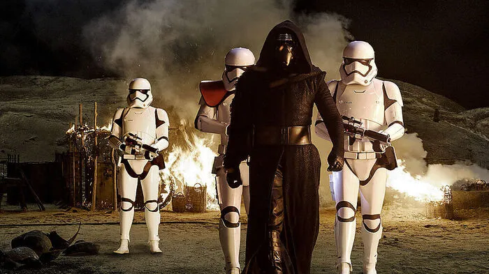 Auf Platz 10: "Star Wars: Das Erwachen der Macht". Die Episode VII der "Krieg der Sterne"-Saga brachte weltweit 2,21 Milliarden Euro ein. Der Film kam im Dezember 2015 in die Kinos.