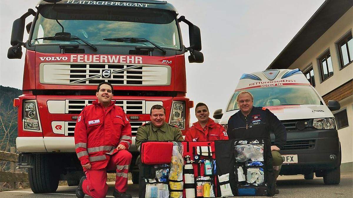 Rotkreuz-Ortsstellenleiter Ulrich Gradnitzer, Feuerwehrkommandant Michael Salentinig, Manuel Hartweger und Gerhard Rindler