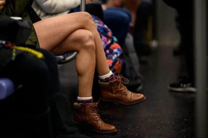 In New York nahmen trotz eisiger Temperaturen auch diesmal wieder hunderte Menschen daran teil - und in Washington ließen sich viele auch von dichtem Schneefall nicht vom Mitmachen abhalten.