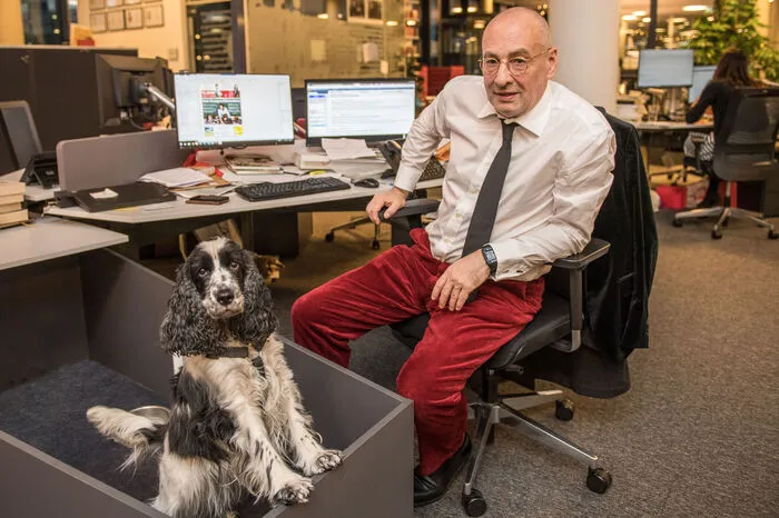 ... und fühlt mit Christian Weniger, der seinen Cockerspaniel als Markenzeichen der Kleinen Kinderzeitung, aber auch als Kolumnenhund in seinen City-Mails und in den "Spaziergängen mit Paula" zu einer wahren Berühmtheit in Stadt und Land gemacht hat.